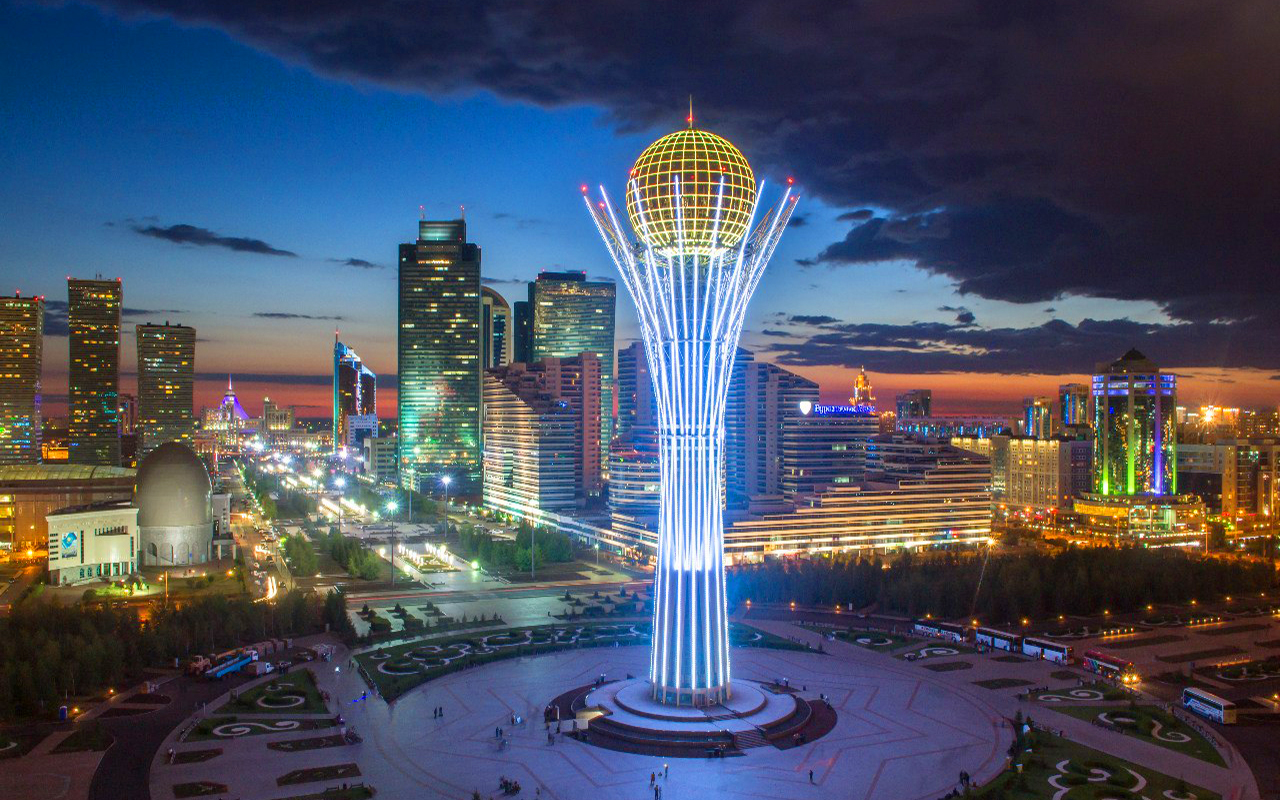 Сколько дней в астане. Монумент Астана-Байтерек. Нурсултан столица Казахстана. Байтерек Астана.