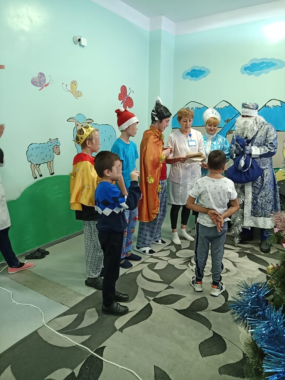 Психикалық денсаулық орталығында емделіп жатқан балалар мерекелік шарада ән шырқады 02 2022-12-27 at.jpeg